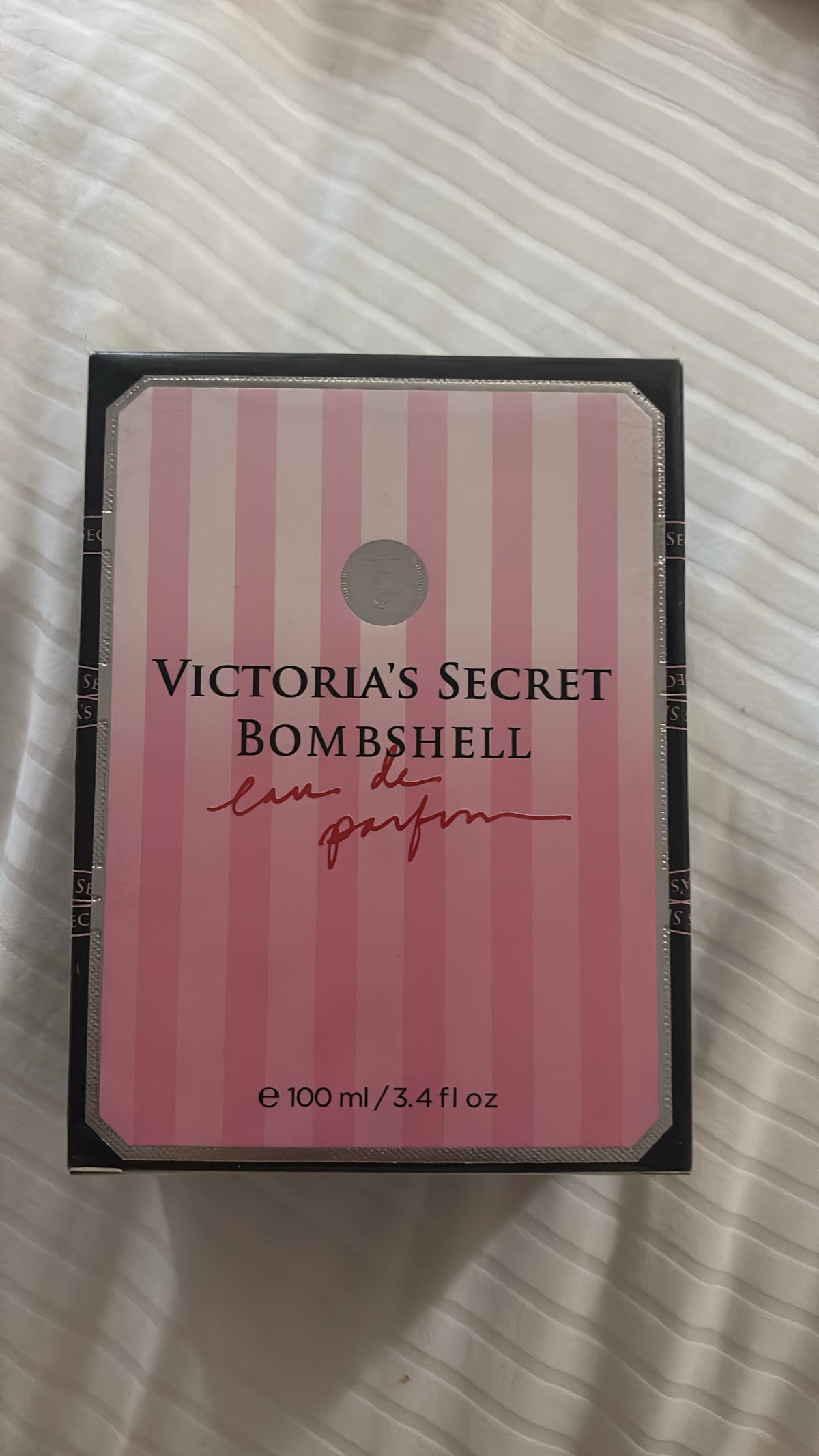 Pink bombshell purfume -Rg