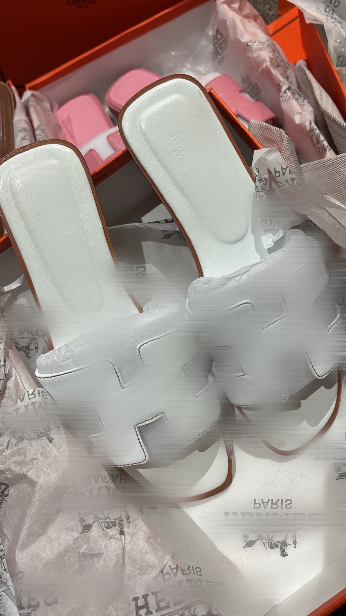 White Slidders comes with box Rg