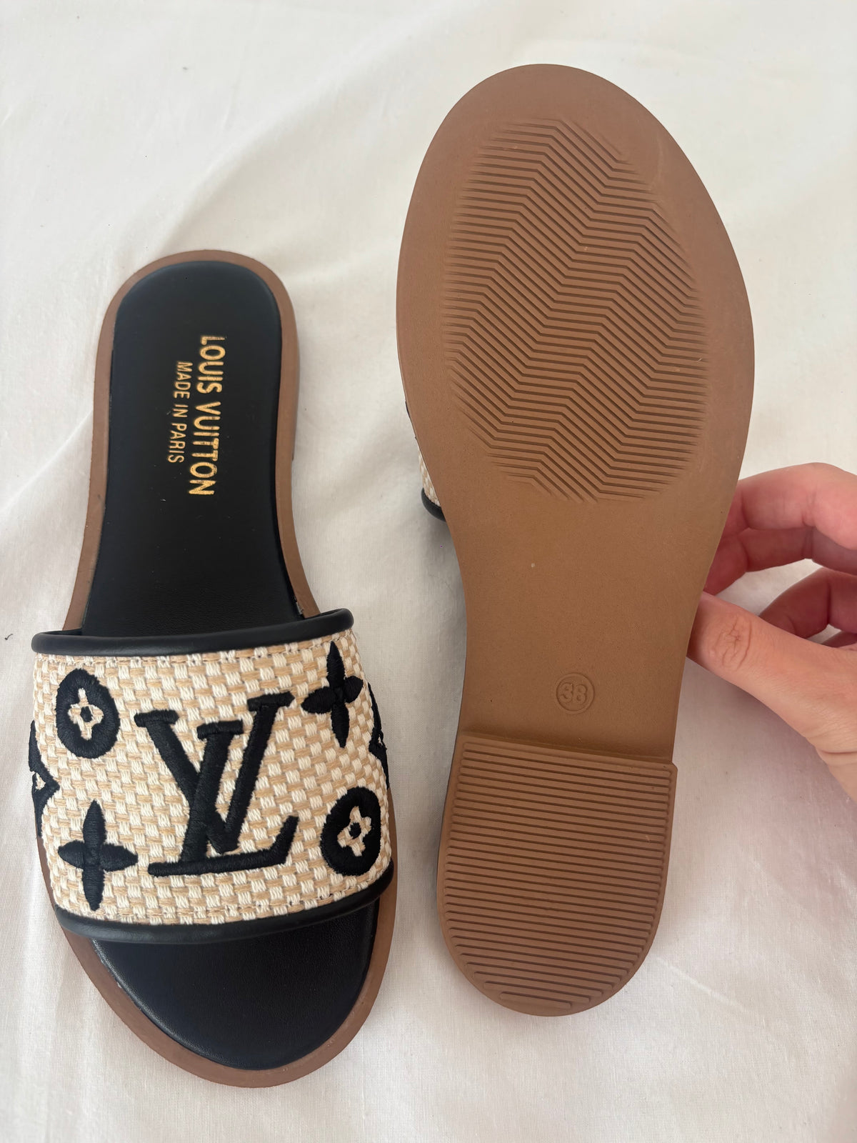 Black l Slidders size 5 -Rg