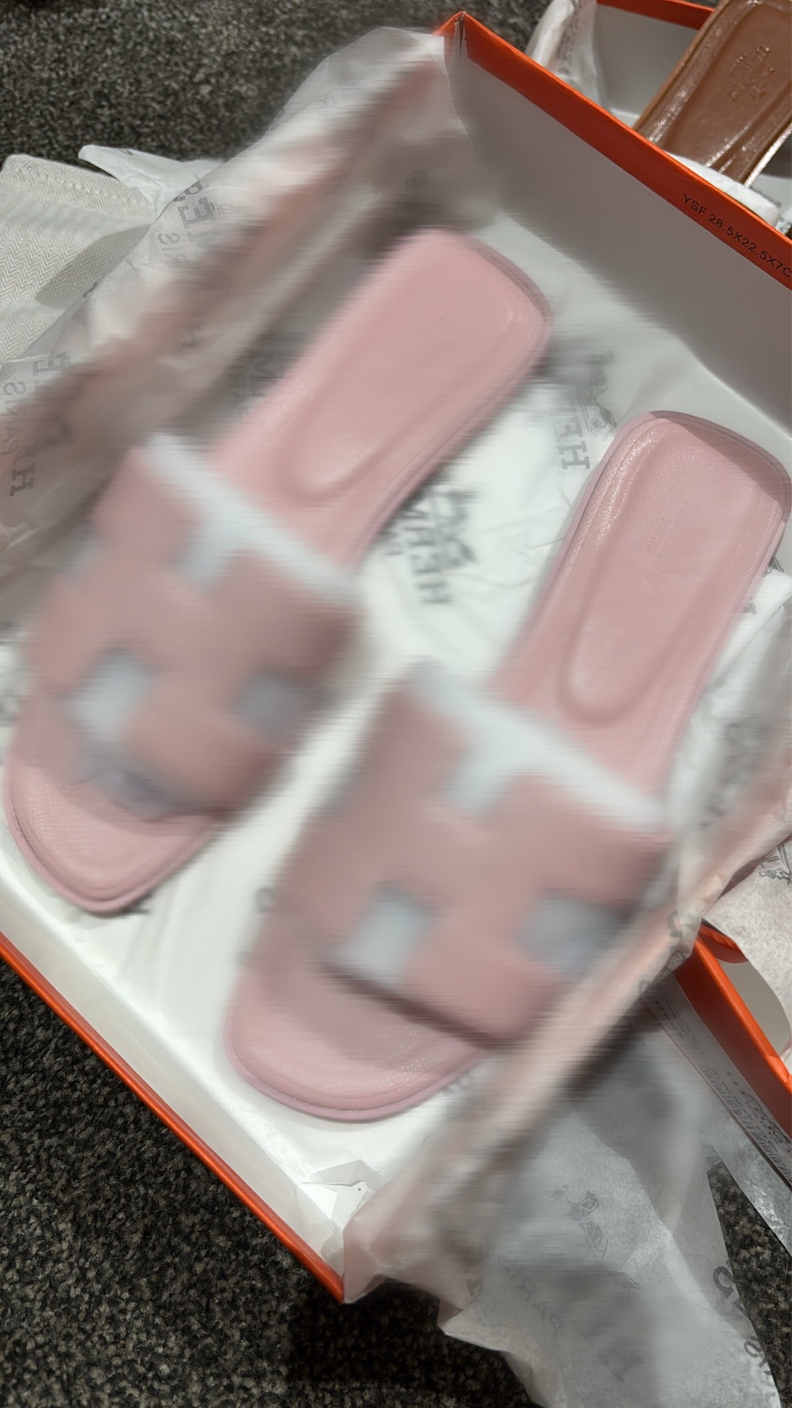 Baby pink h Slidders comes with box - Rg