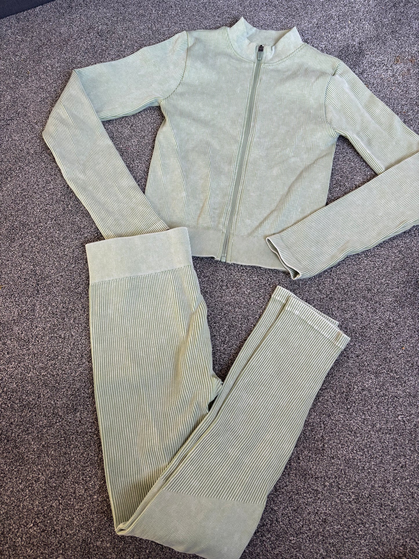 Sage green gym set size small pre loved -Rg