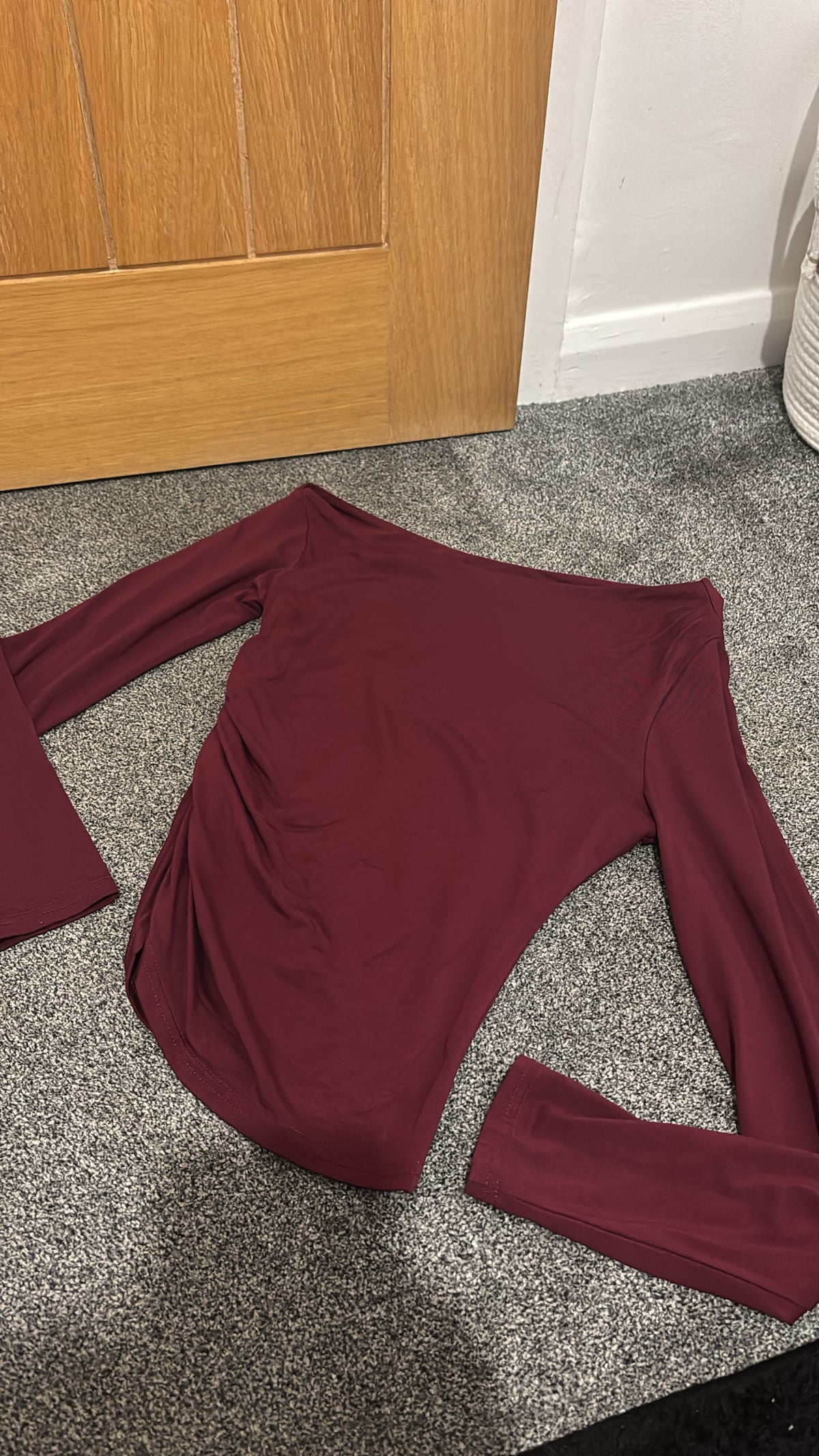 Burgundy long sleeve top pre loved size small -Rg