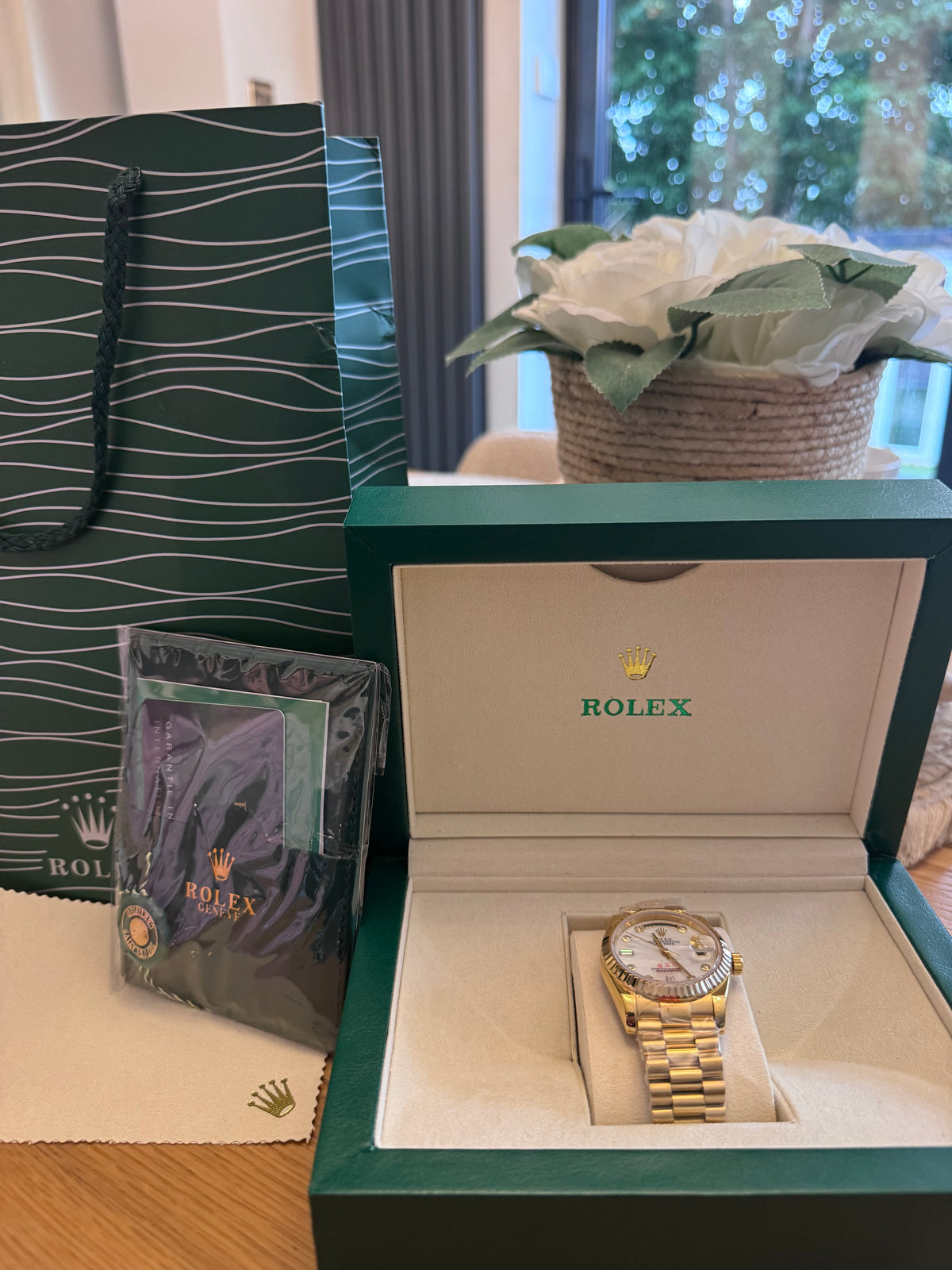 Gold sapphire watch - 36mm with box