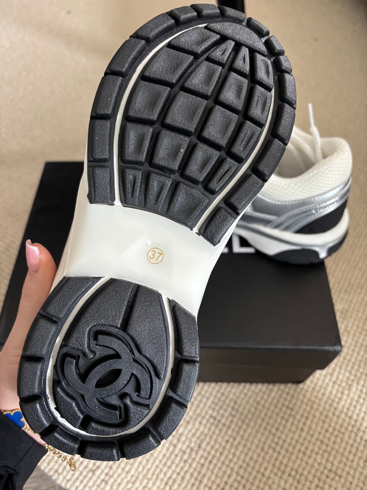 Silver c trainers no box -Rg