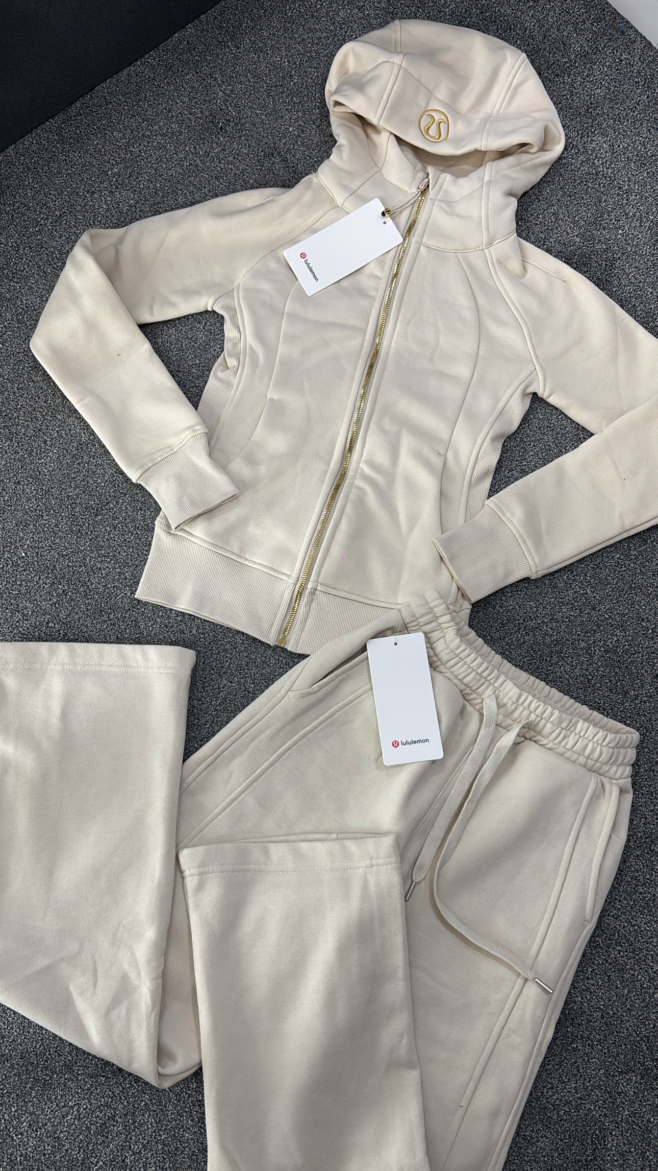 Beige and gold lulu tracksuit -Rg