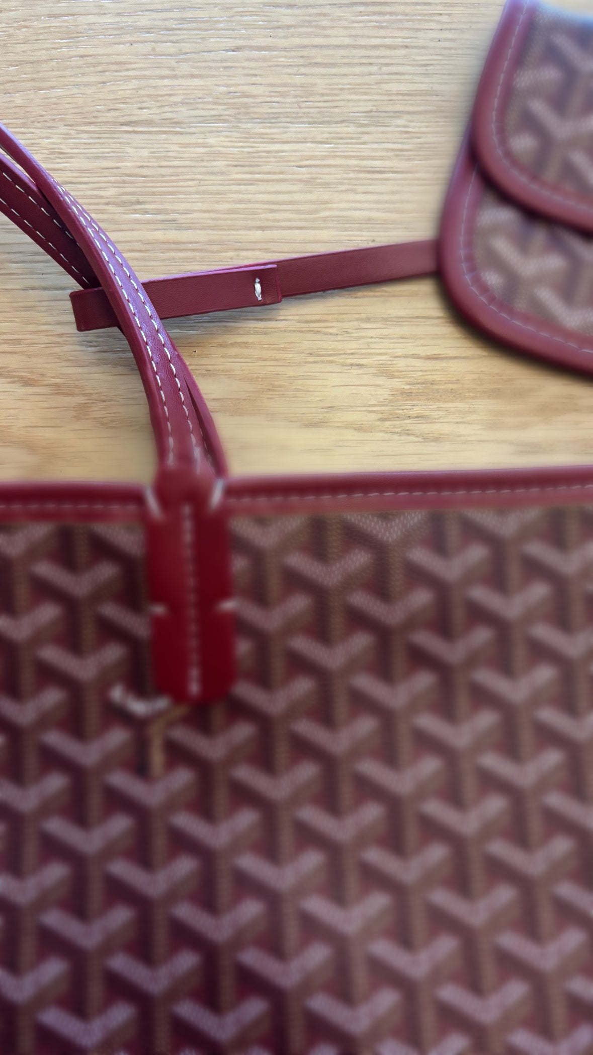 Burgundy shoulder bag