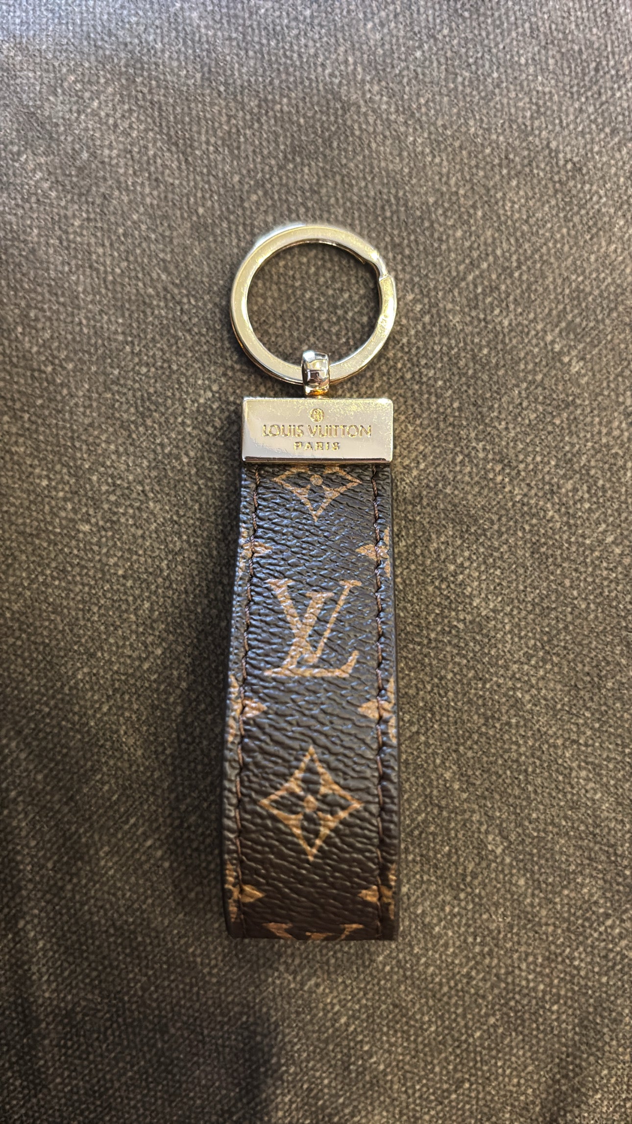 Brown flower with royal blue key chain -Rg