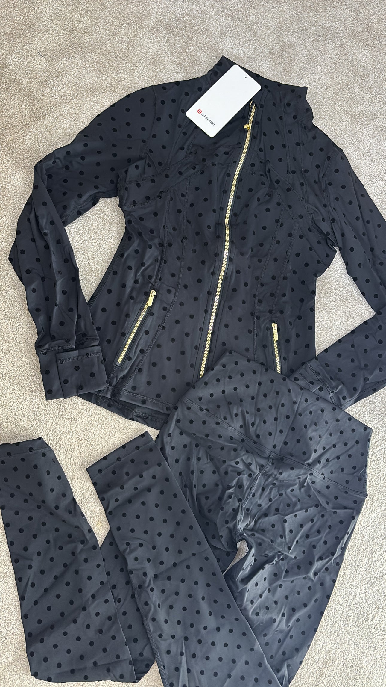 Black pokadot with gold zips Lulu gym set -Rg