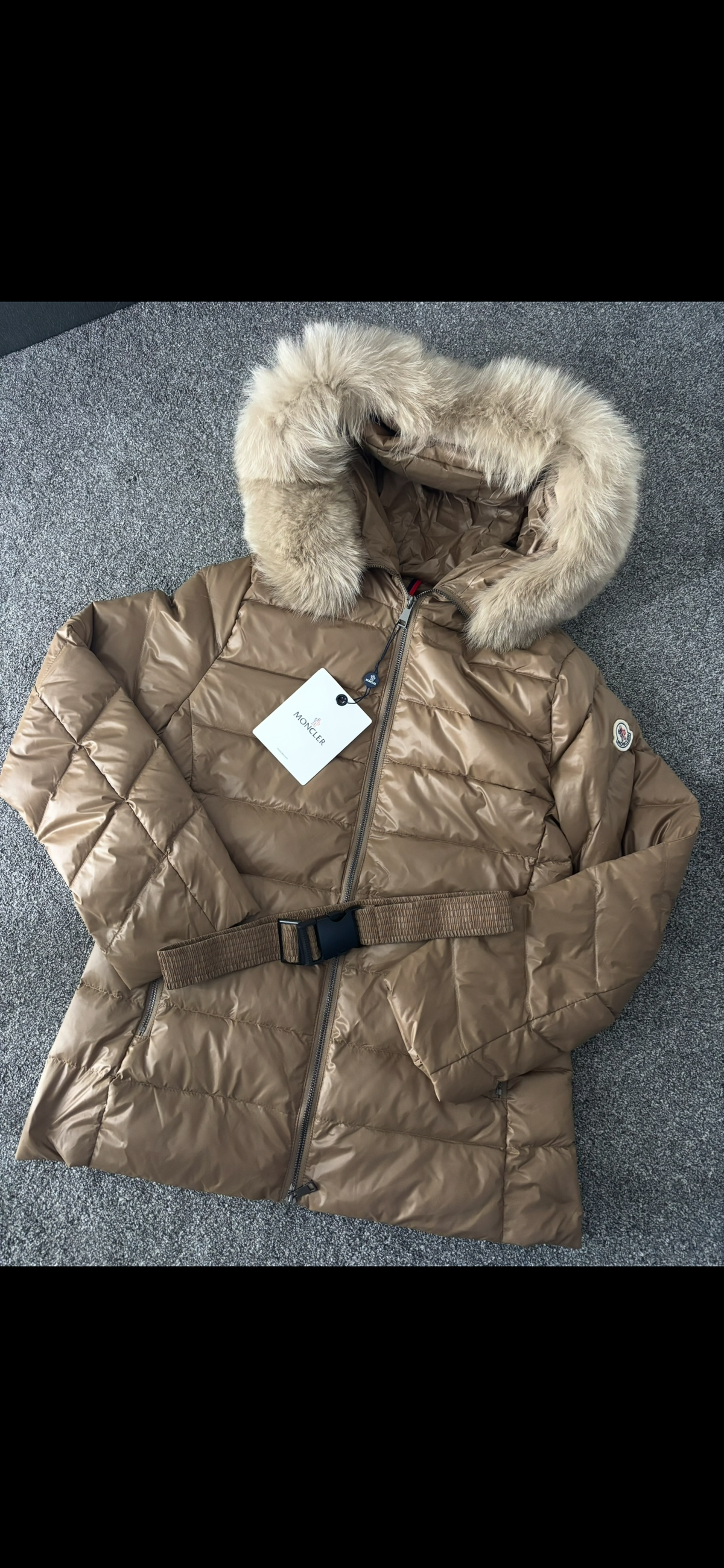 Camel m coats with fur and belt size small -Rg