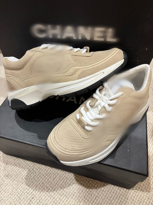Camel trainers c size 6 no box -Rg
