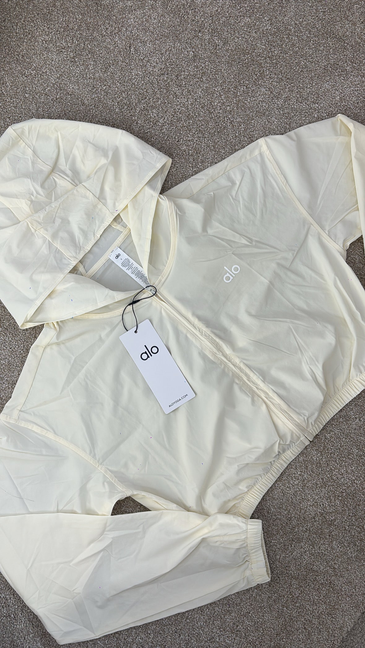 Cream/off white dryfit cropped jacket size S