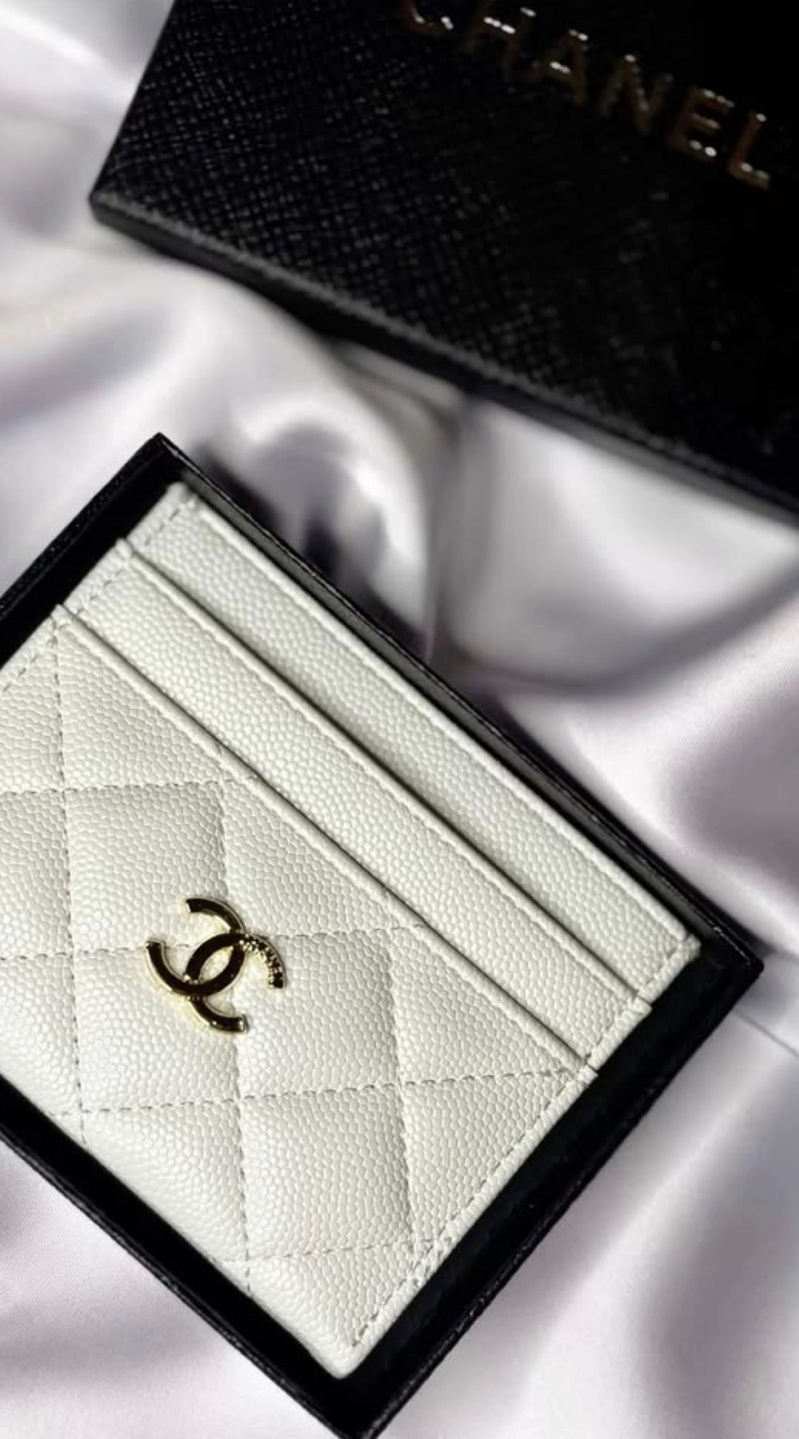 Card holder c comes with box -Rg