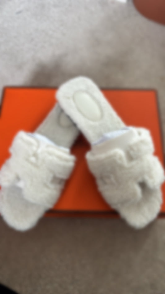 White fluffy sliders size 5