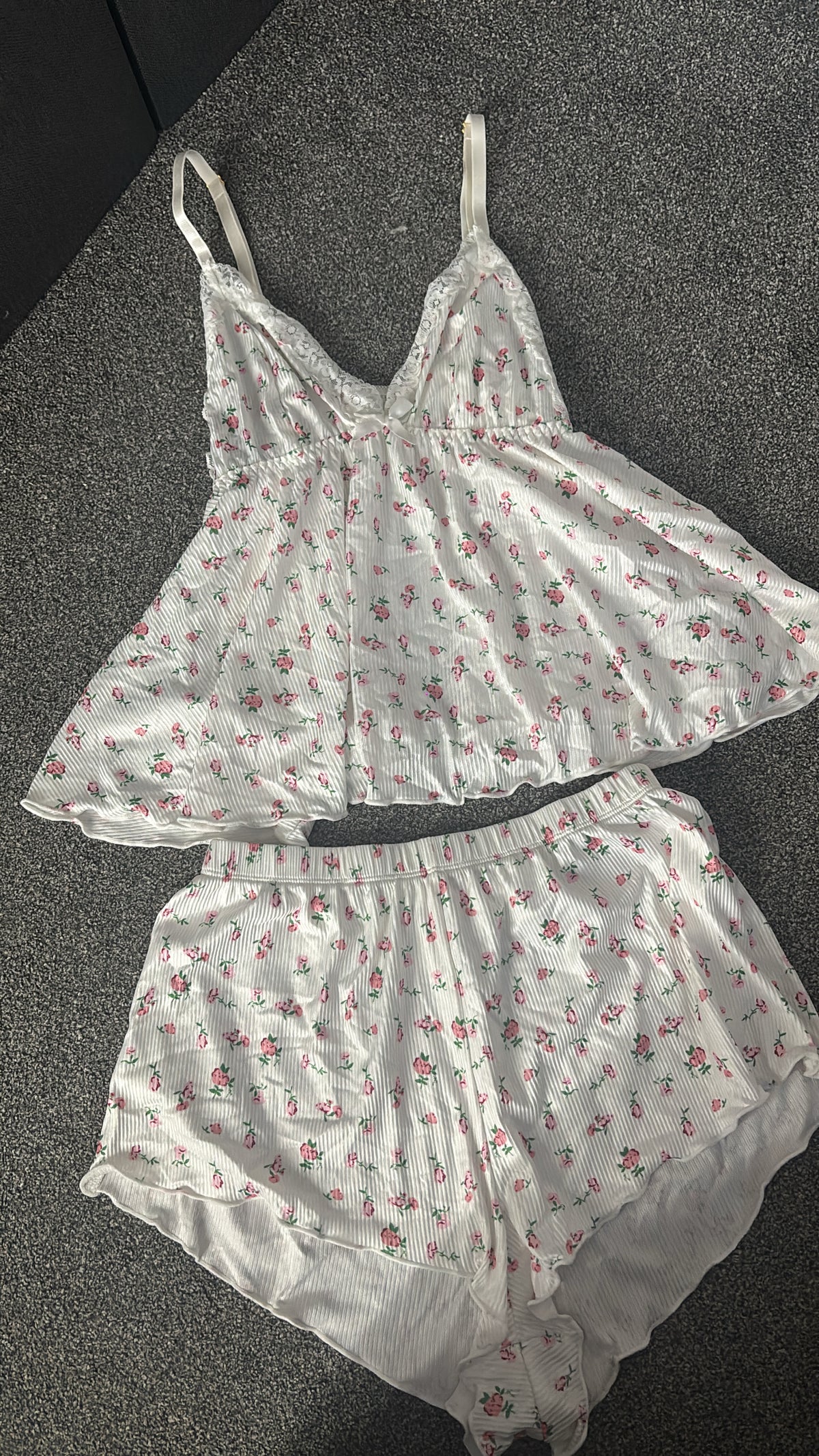 Flower pj set size small pre loved-Rg