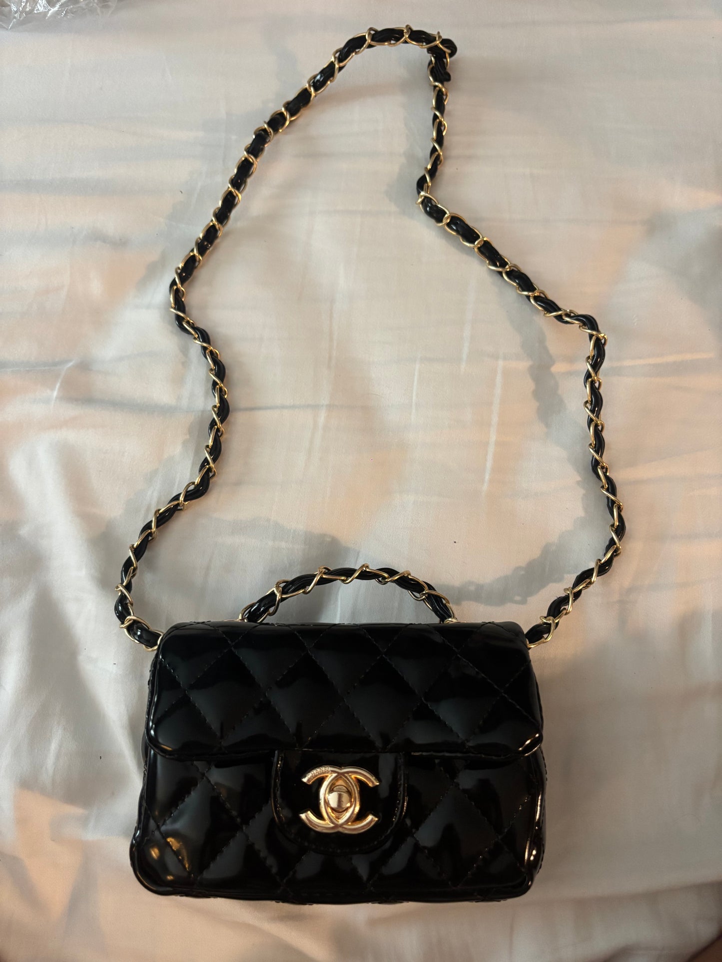 Black mini shiny c crossover bag -Rg