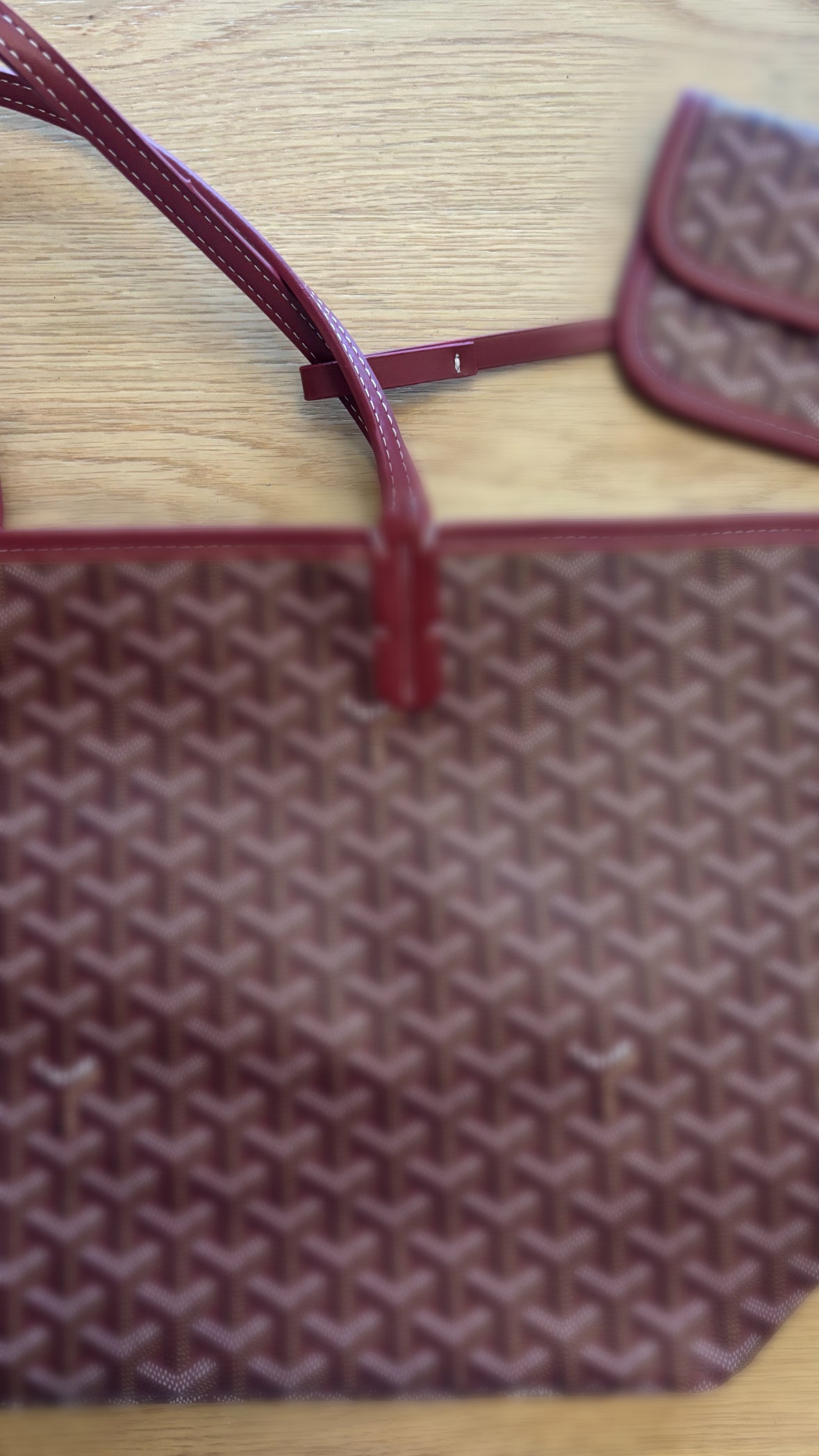 Burgundy shoulder bag