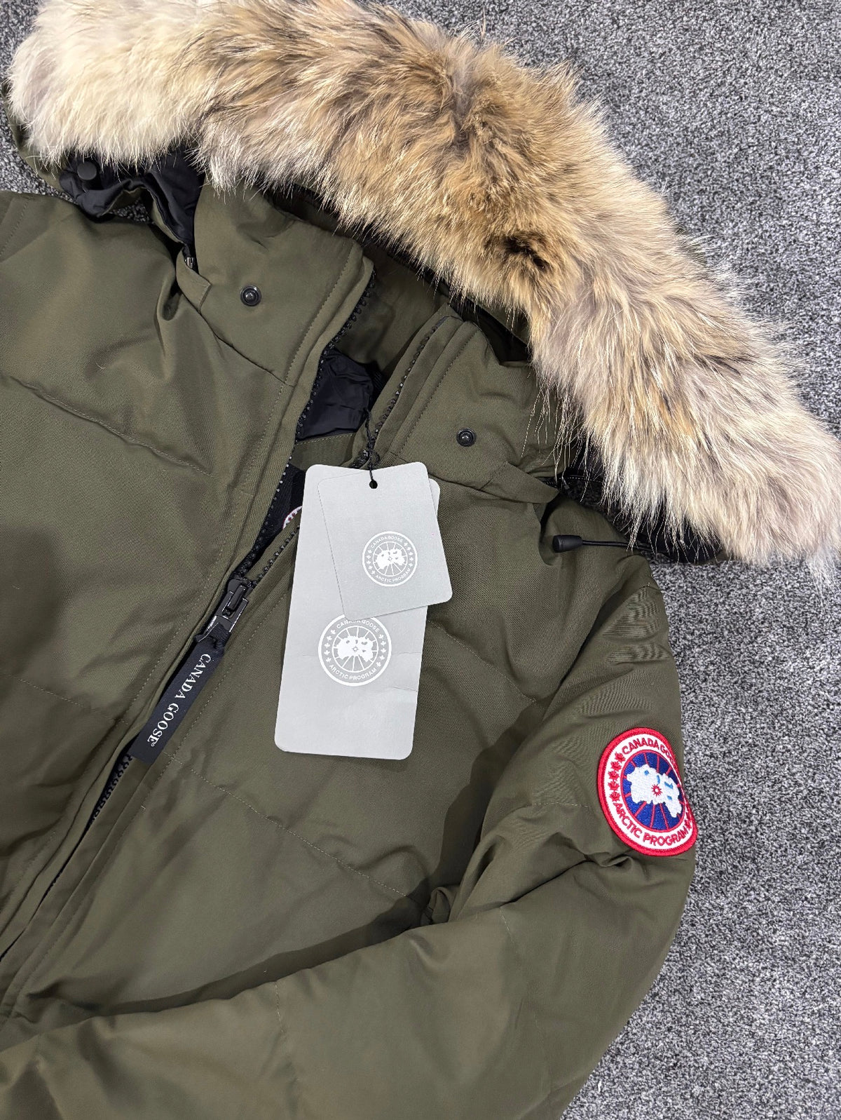 Khaki Canada coat with drawstrings and natural fur - AG