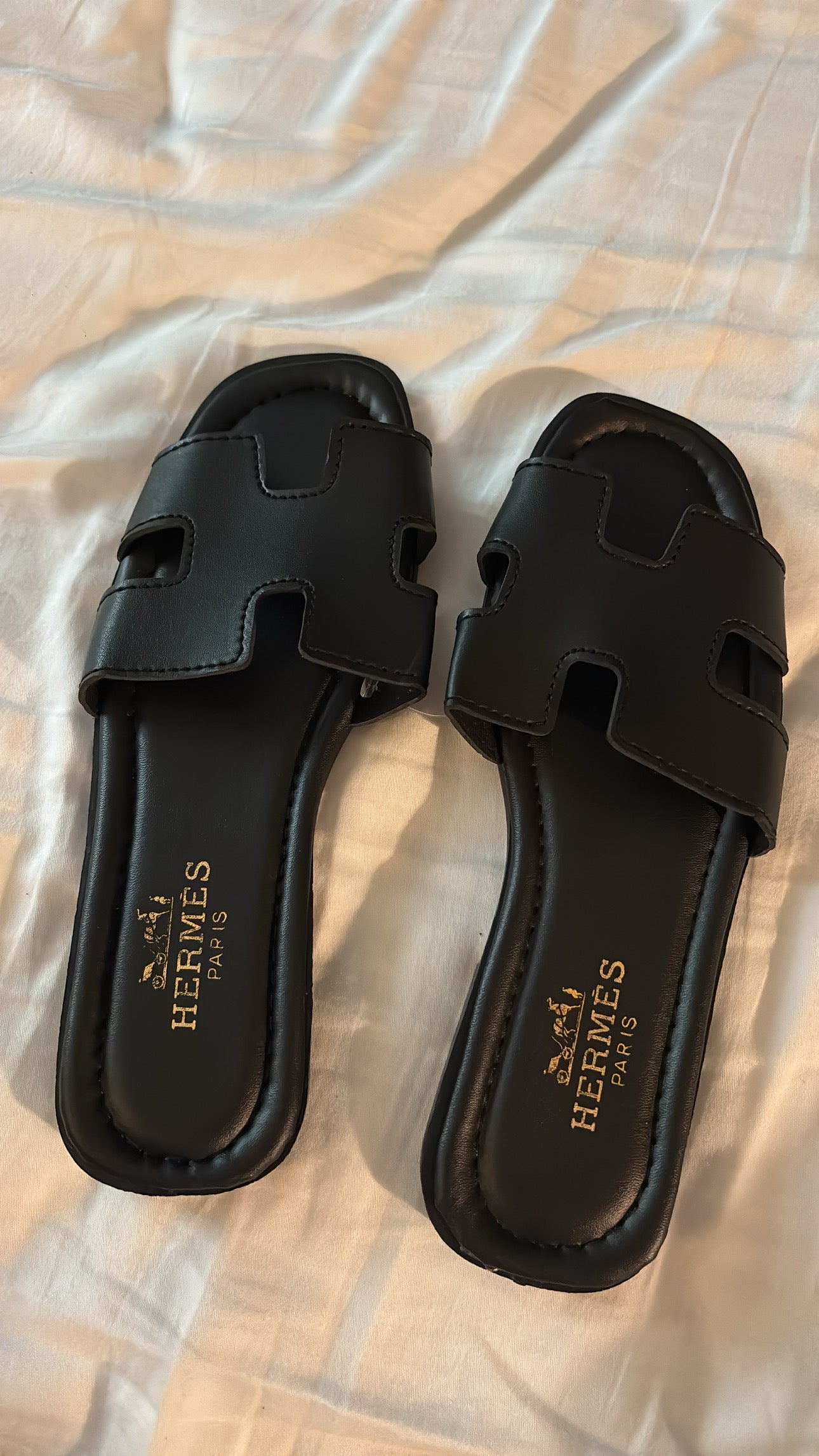 Black Slidders size 38/ size 5 -Rg
