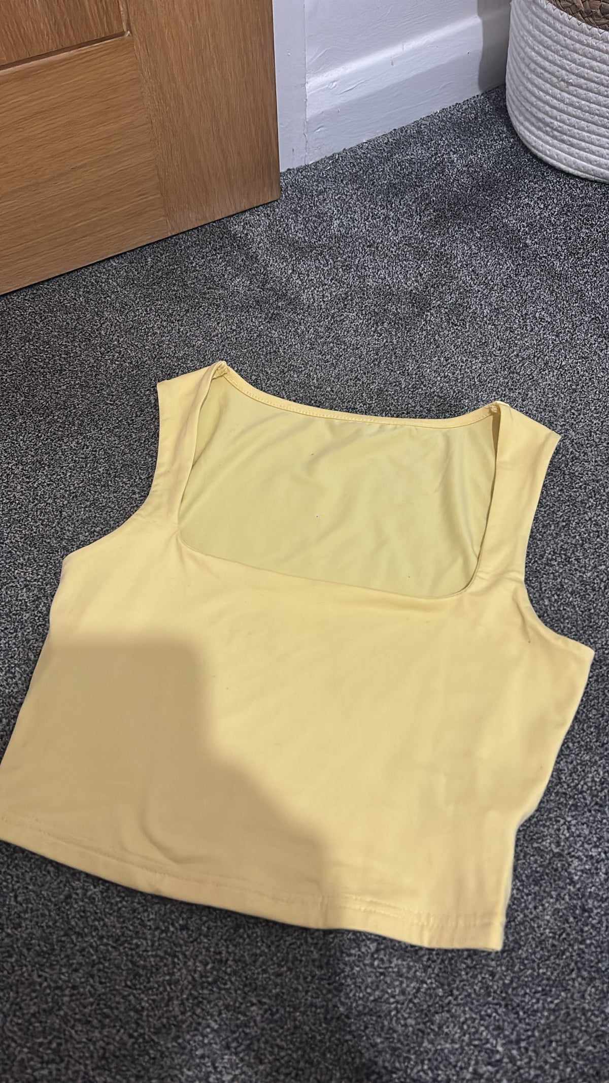 Yellow vest top pre loved size small -Rg