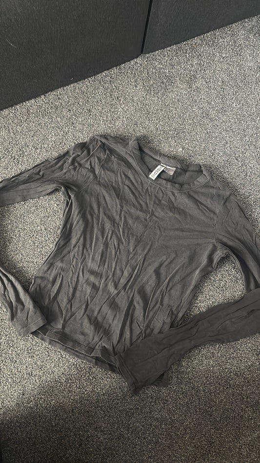 Grey long sleeve top size small pre loved-Rg