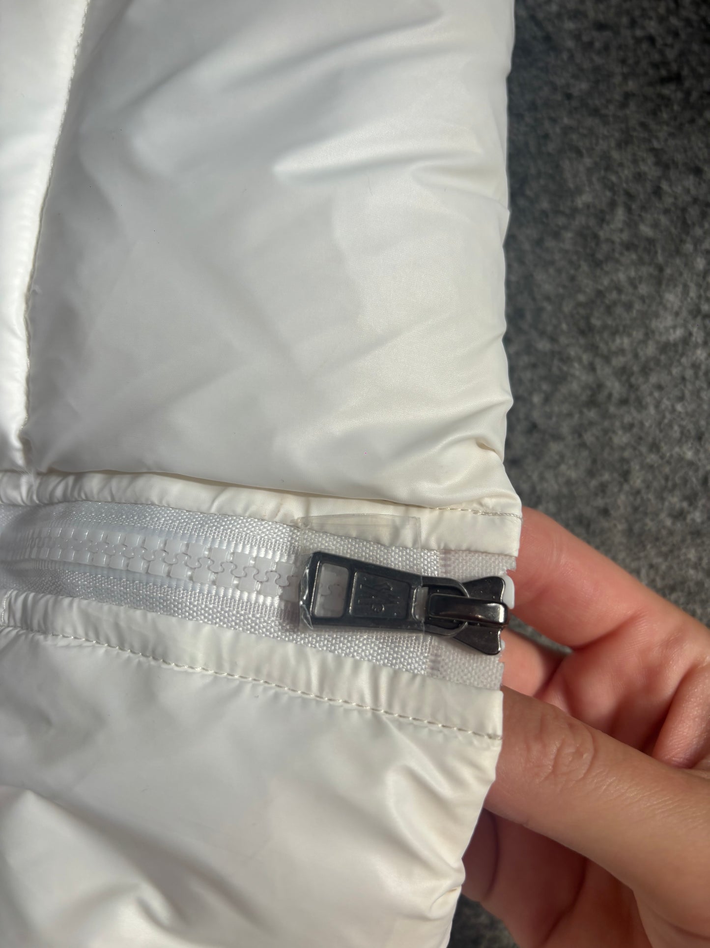 White body warmer size XS pre loved -Rg