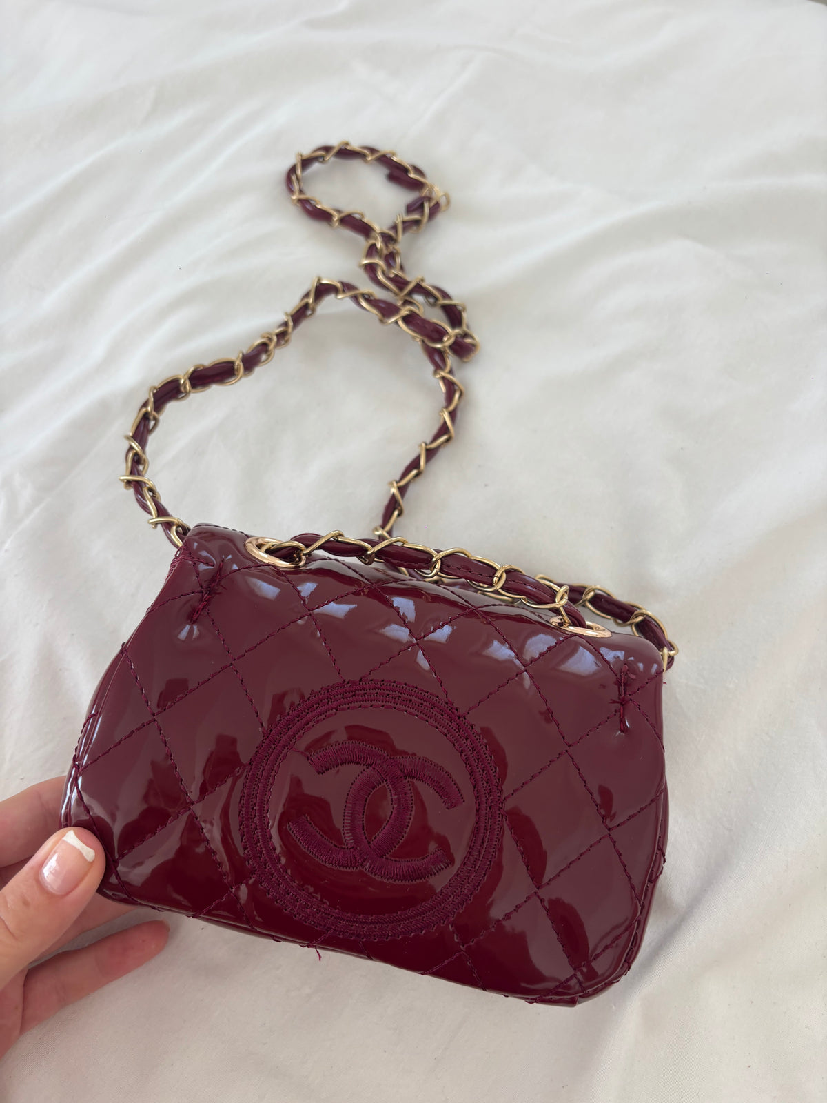 Mini shiny burgandy crossover bag -Rg