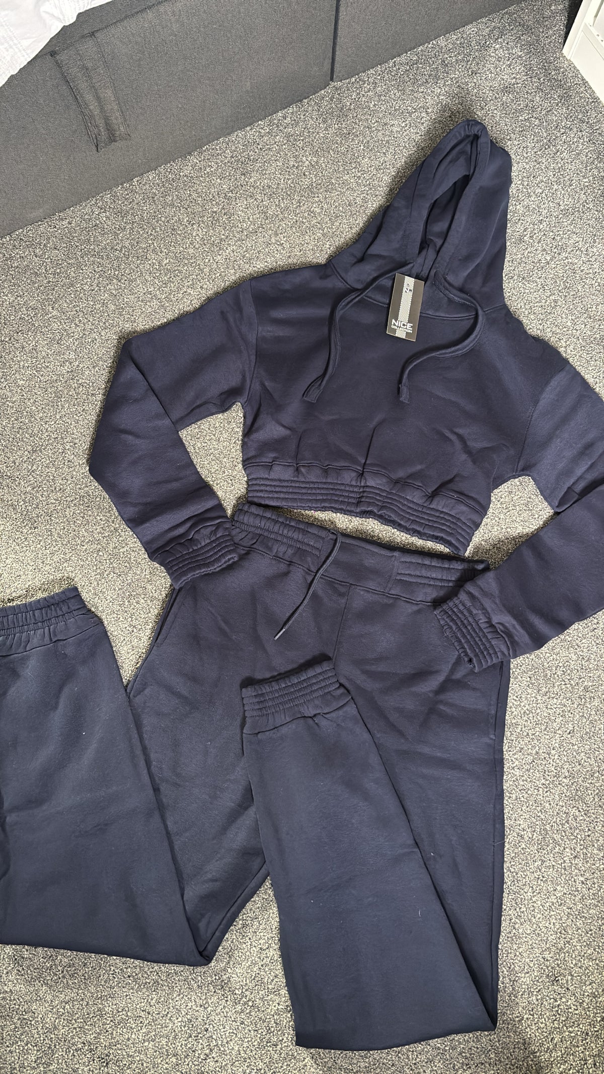 Navy blue tracksuit size large -Rg