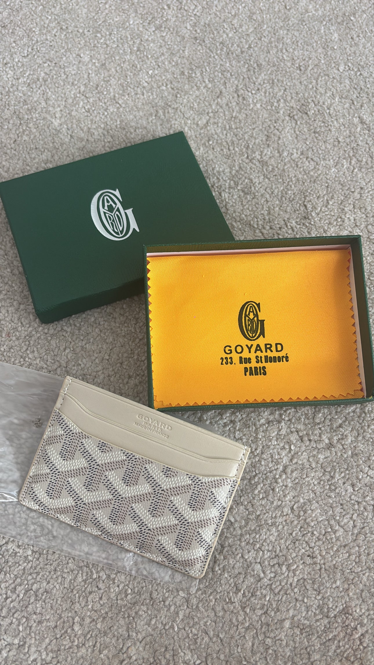 Beige card holder with box -Rg