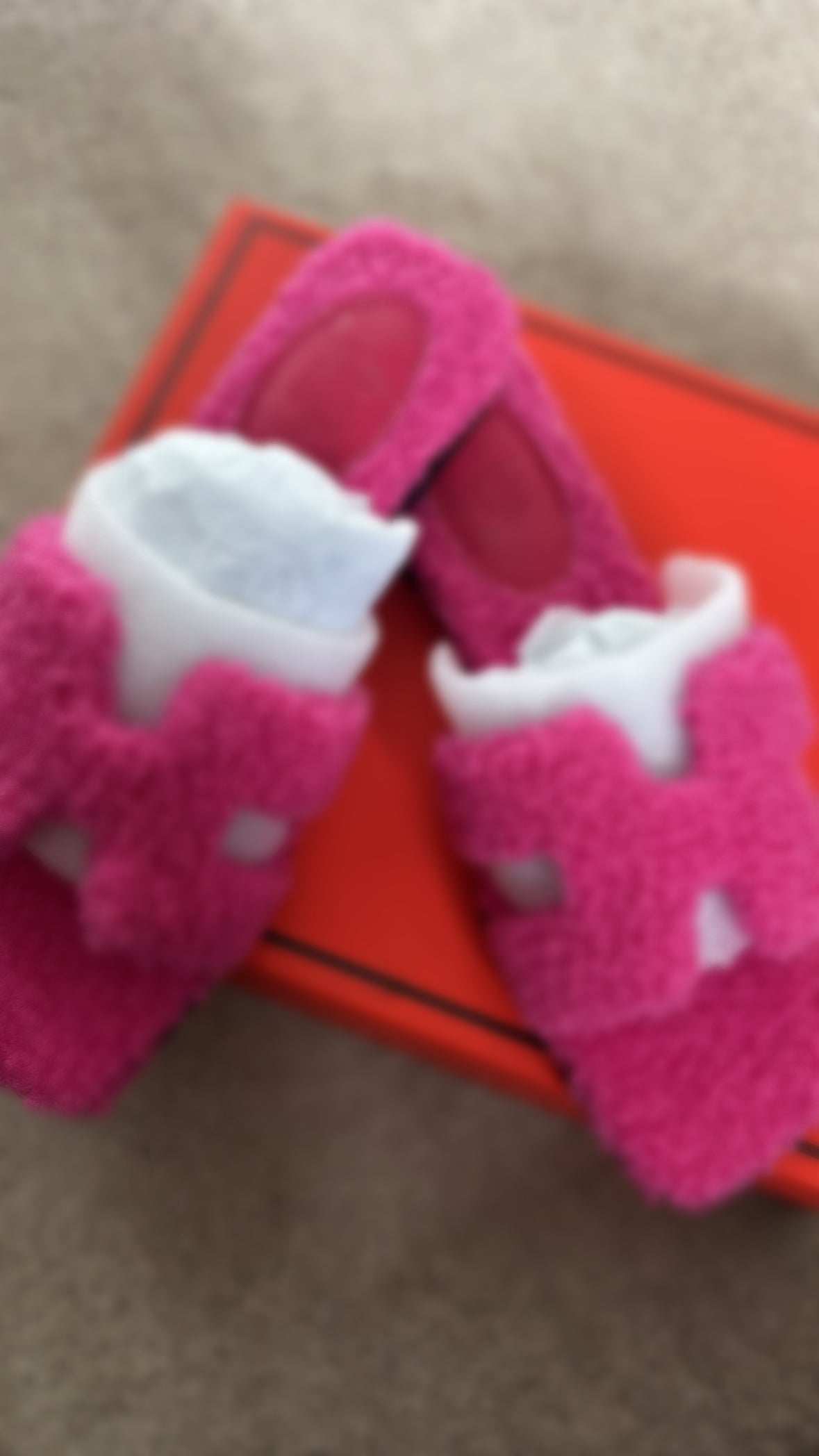 Hot pink fluffy sliders size 5