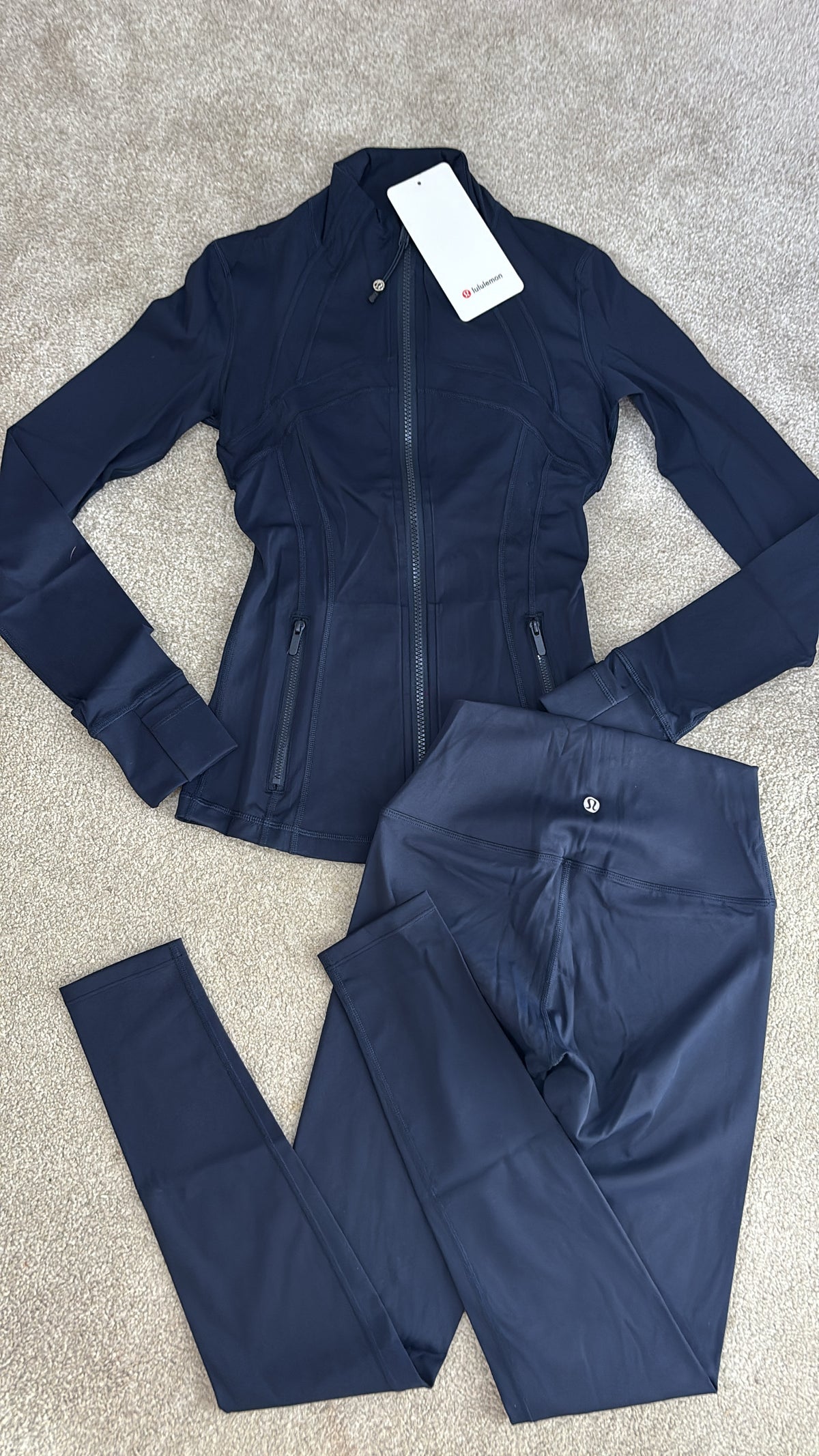 Navy blue lulu gym set size 2(size XS) -Rg