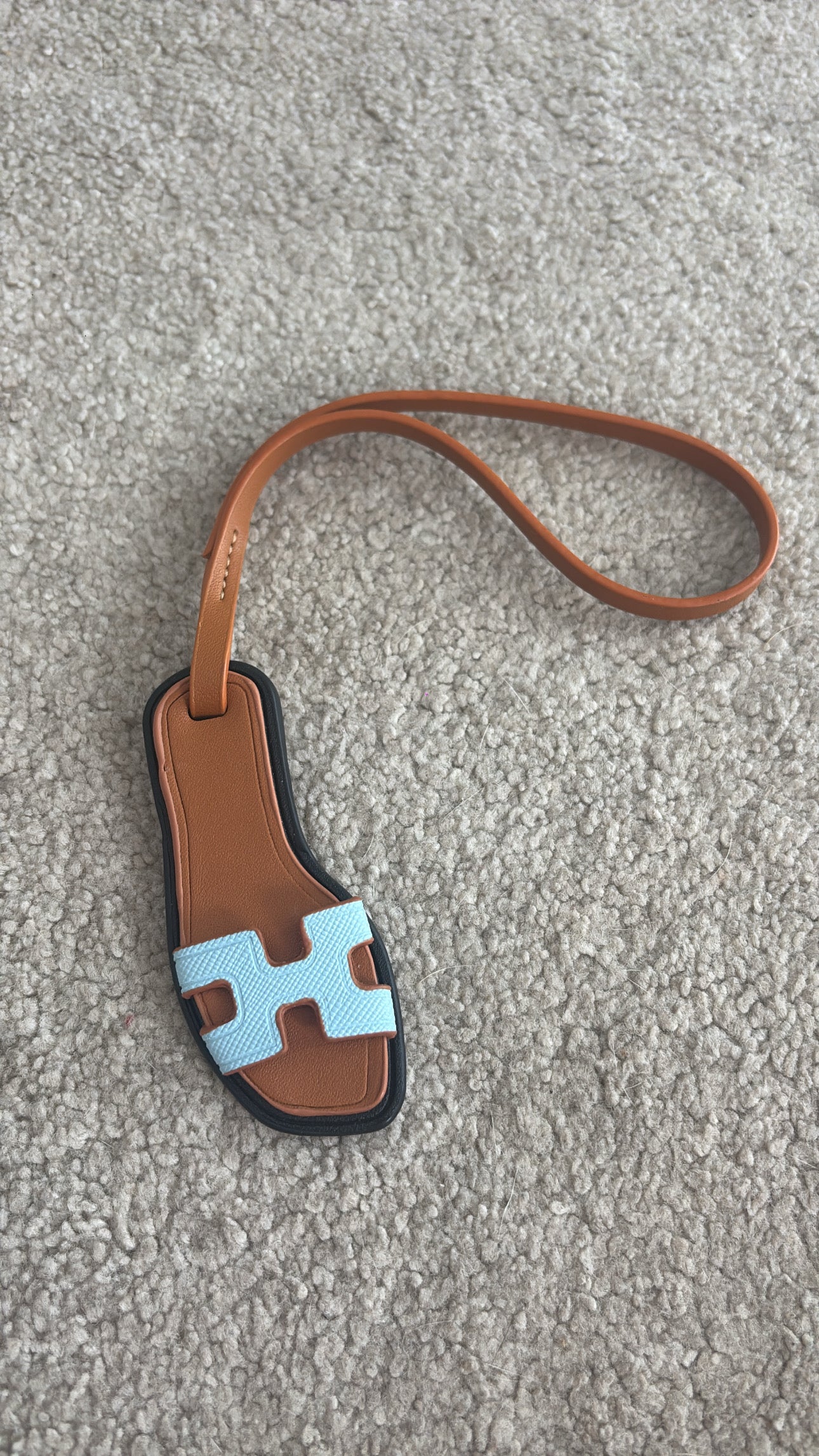 Baby blue h slidder key chain -Rg
