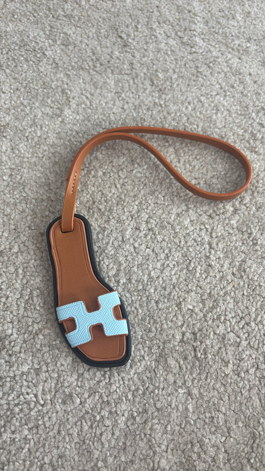Baby blue h slidder key chain -Rg
