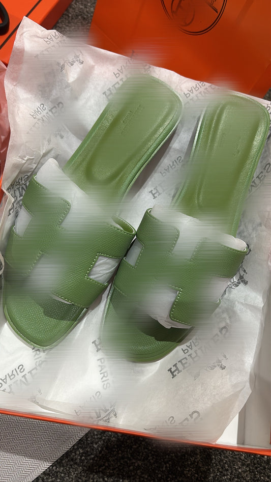 Olive green Slidders size 5 comes with box Rg