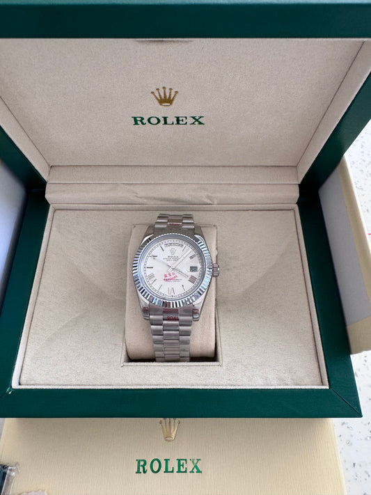 Silver automatic watch with white face - 41mm with box
