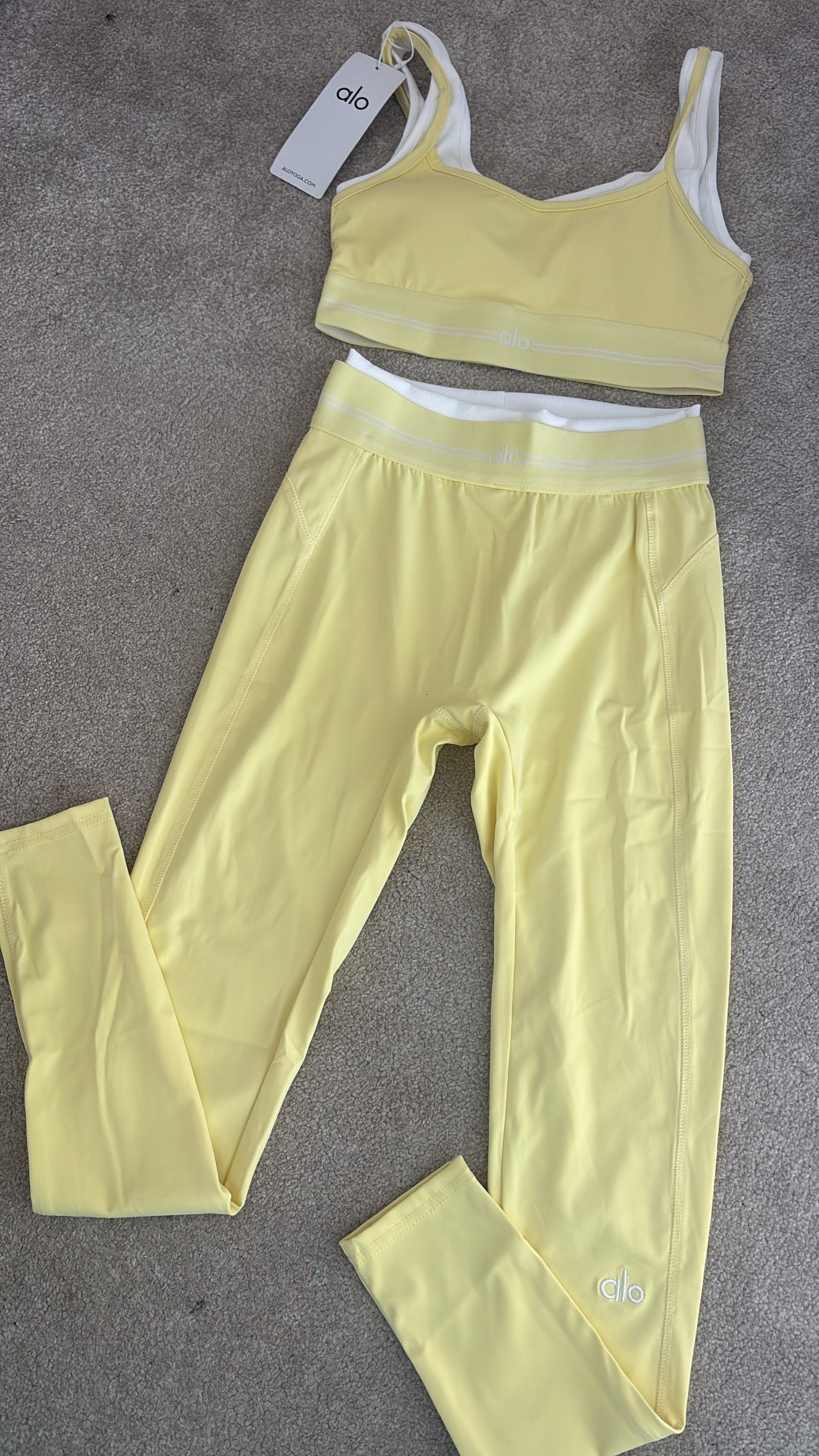 Yellow and white a gym set size small -Rg