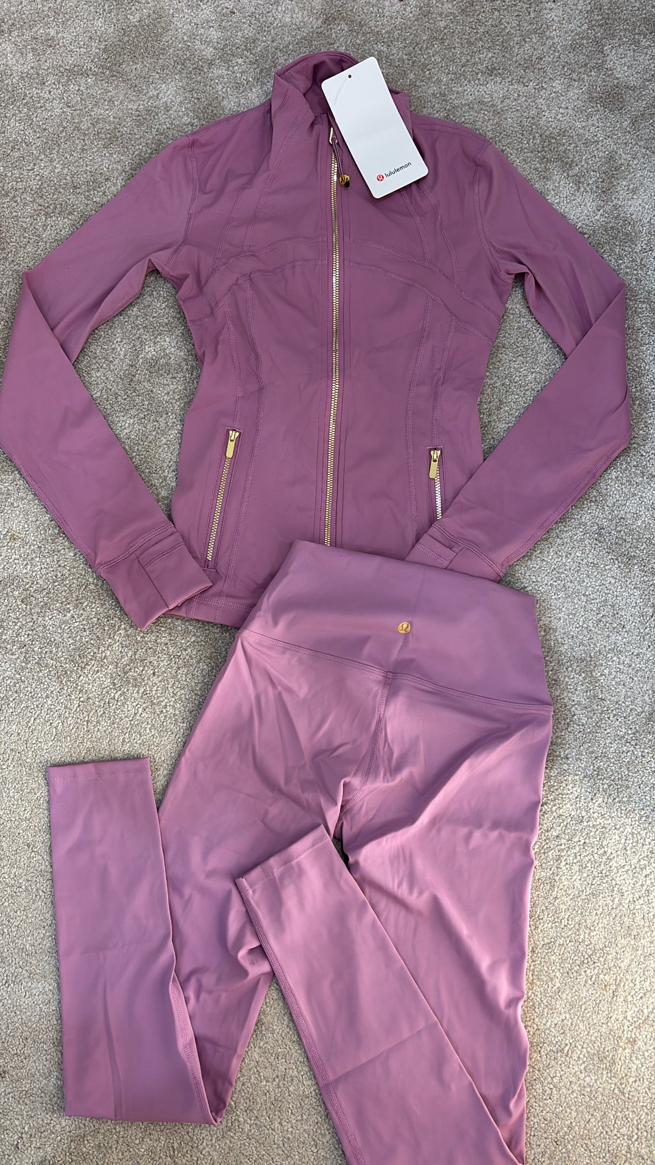 Orchid with gold zips Lulu gym set size 2 (size xs)