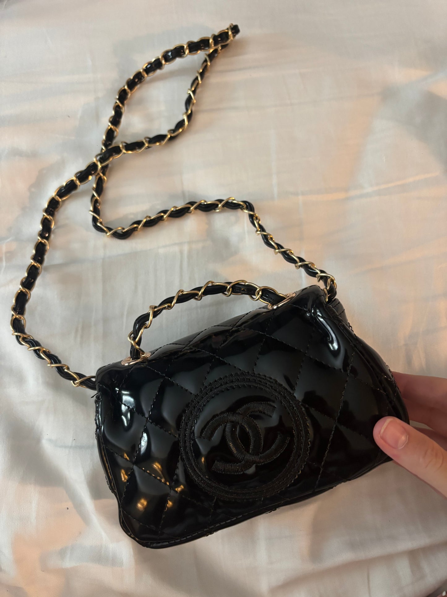 Black mini shiny c crossover bag -Rg