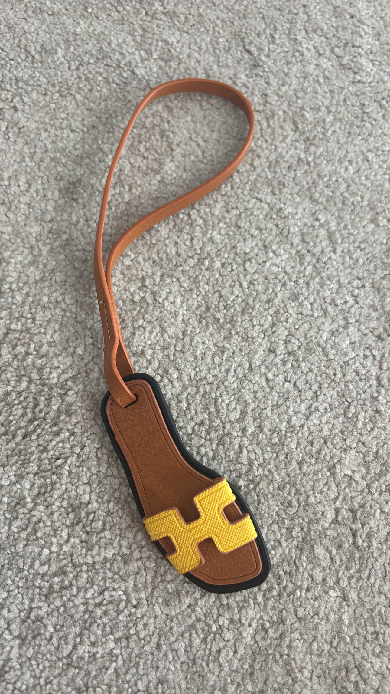 Yellow h slidder key chain -Rg