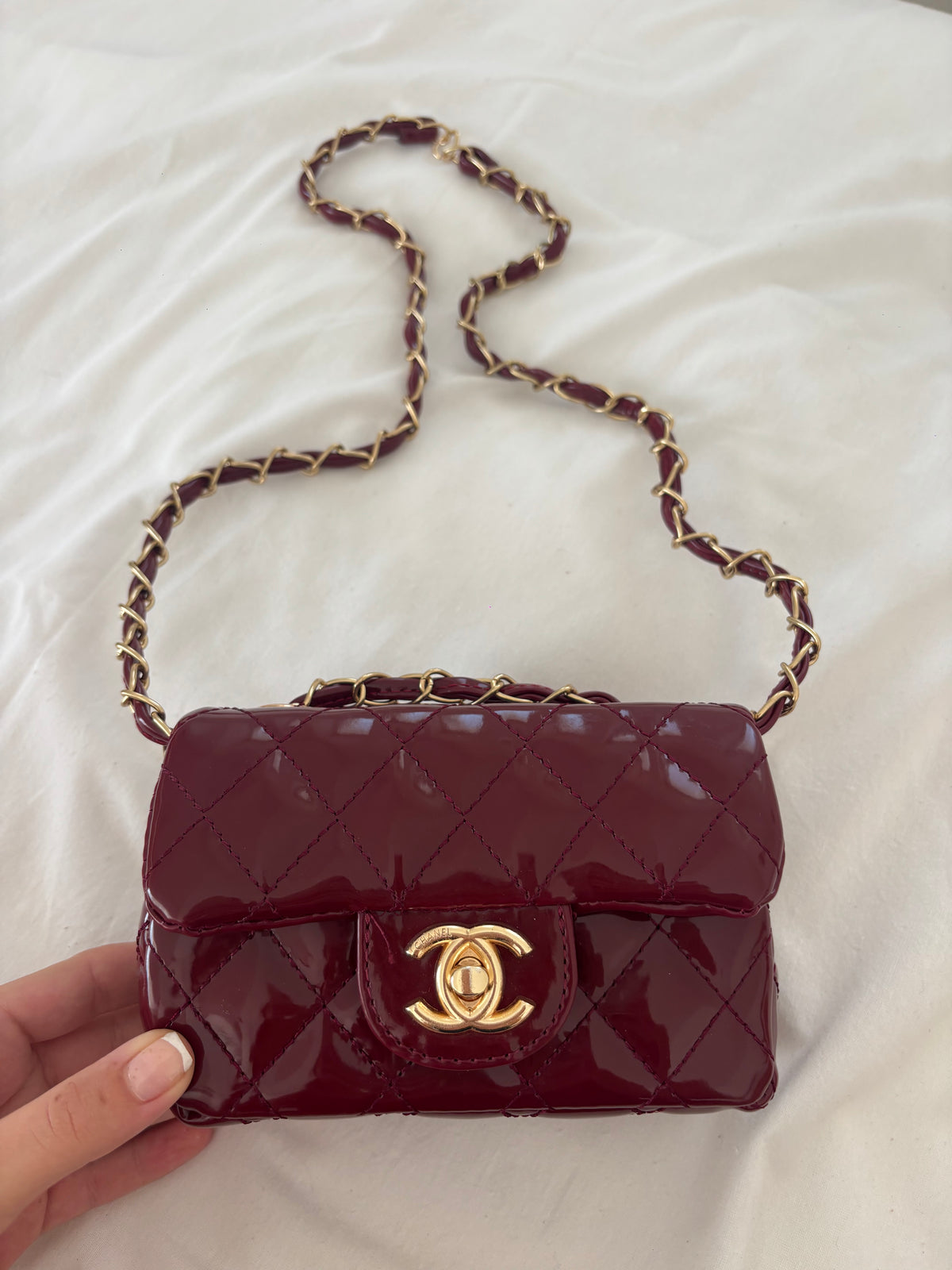 Mini shiny burgandy crossover bag -Rg