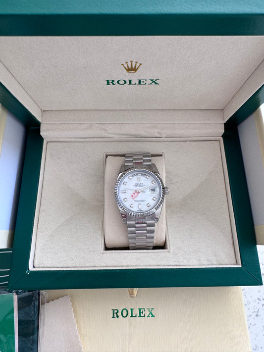 Silver automatic watch with sapphire numbers - 36mm with box white face