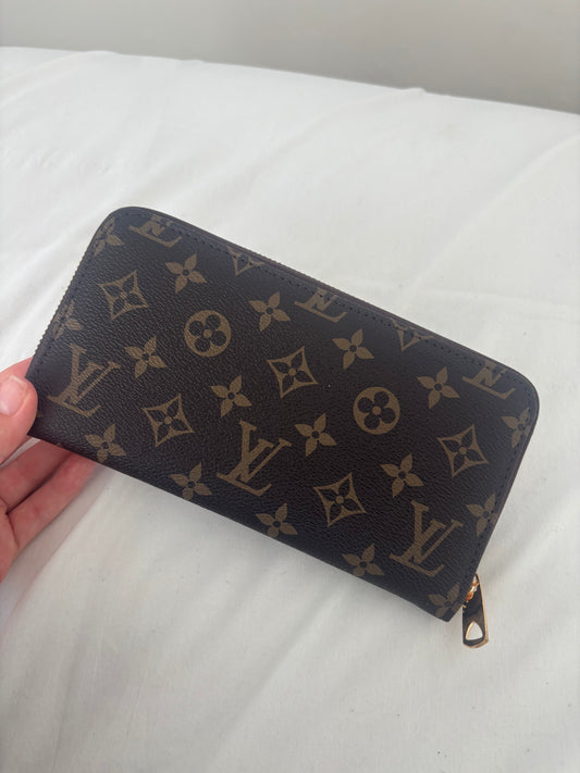 Brown flowe purse -Rg