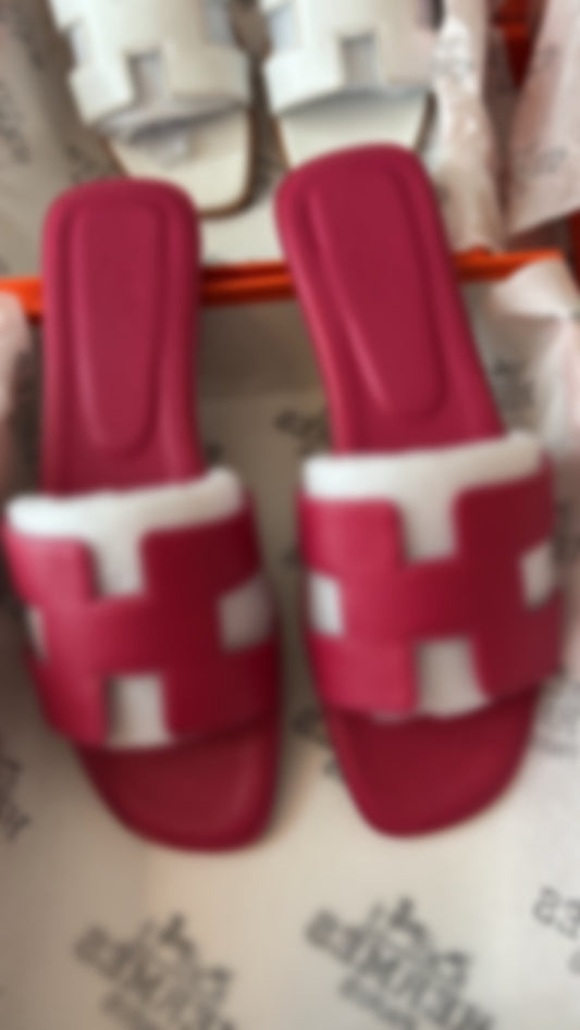 Hot pink sliders size 5